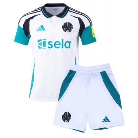 Newcastle United 3rd Trikot 2024-25 Kurzarm (+ kurze hosen)